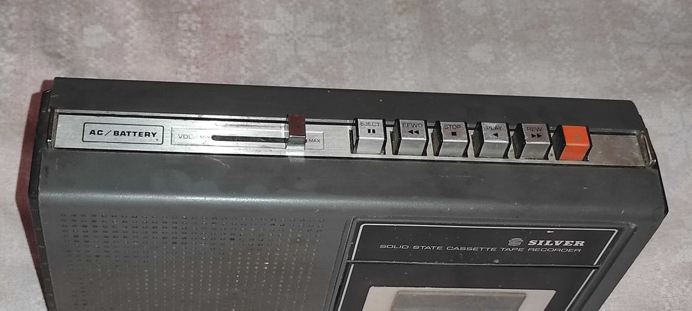 NEPROBAT ( direct din tir ) - il vand ca defect casetofon japonez SILVER TX 10 fara cablu de alime