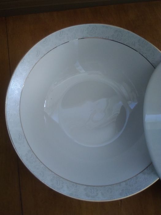 Салатник новый 23 см гл 6,5см