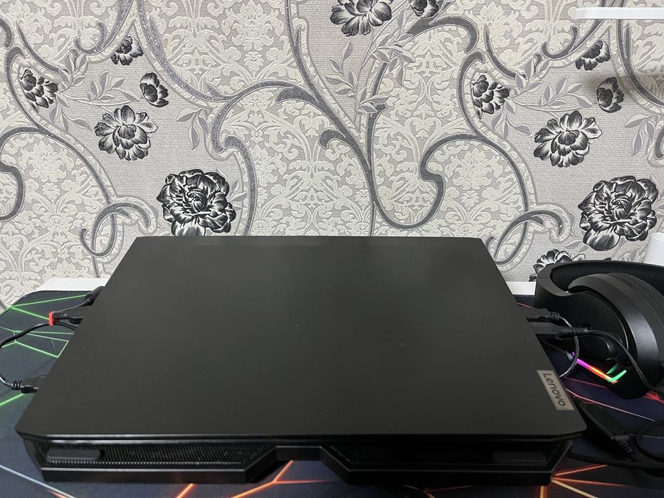 Игровой ноутбук Lenovo