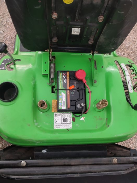 Трактор 11.5 к.с със косилен апарат