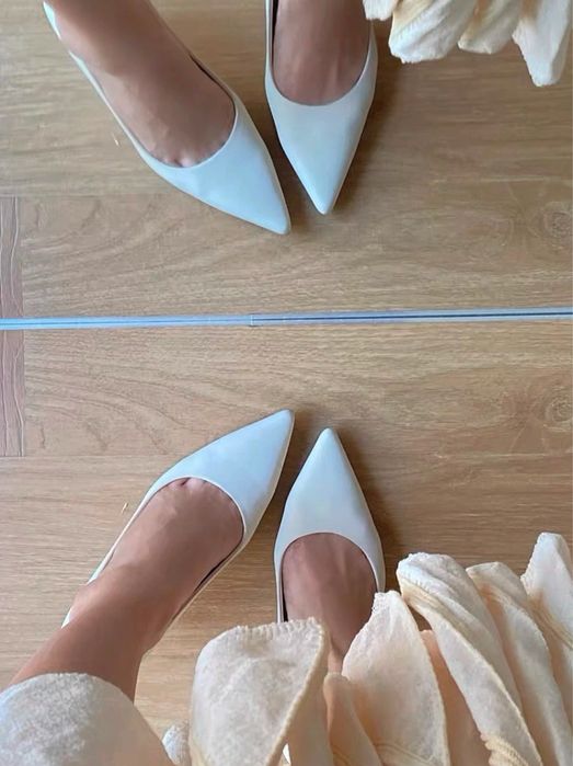 Туфли белого цвета 34р