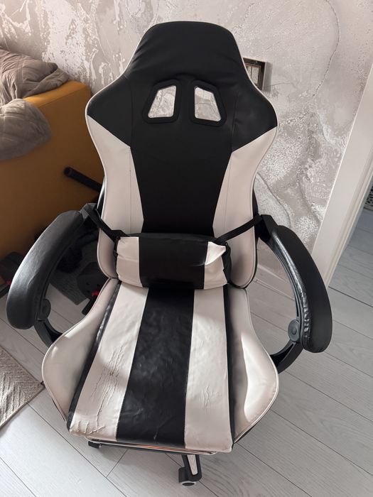 Стул игровой в офис