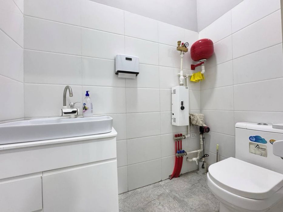 Яшнабад | Лисунова - Продается нежилое помещение вдоль дороги 78м2