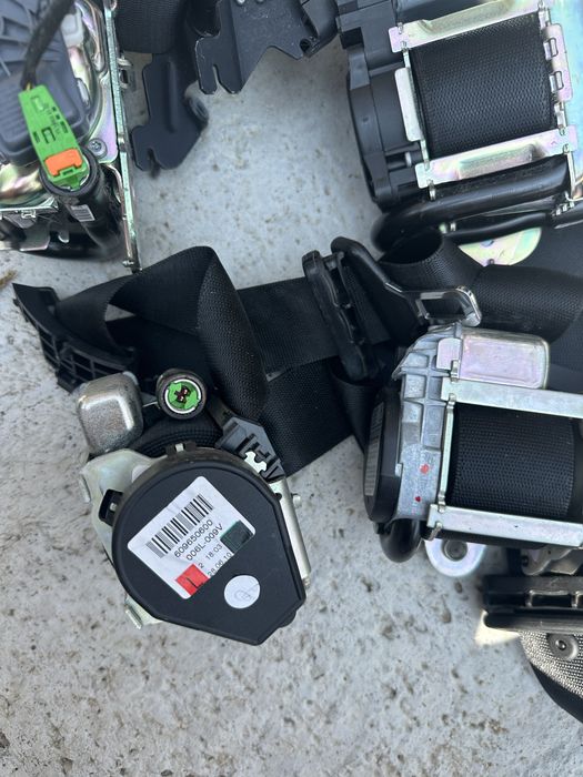 Колани Mercedes E class coupe кабрио предпазен колан w207 в207 колан