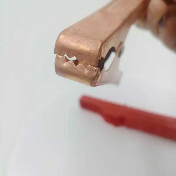 Щипки за подаване на ток 60А / Комплект за кабели