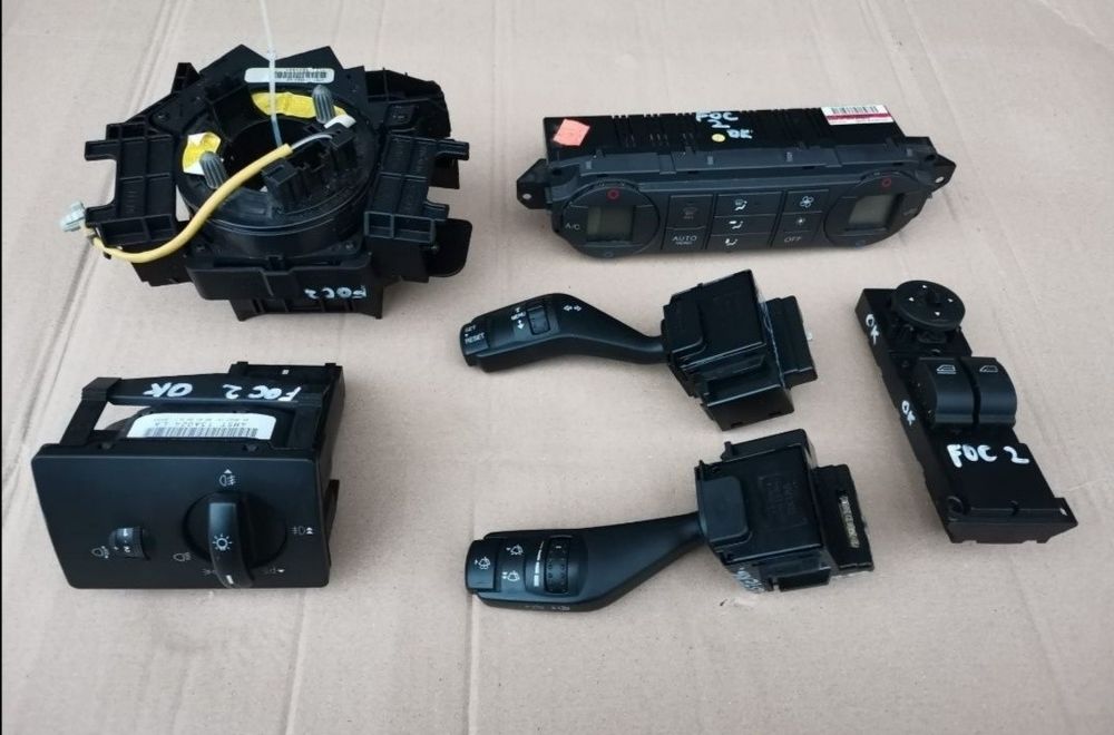 Bloc lumini ford focus 2 1.6i 100 cp hwda 4M5T13A024LA