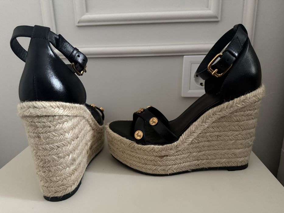 Оригинални еспадрили на Versace