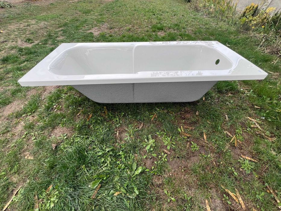 Cadă Baie Ideal Standard + Kit montaj