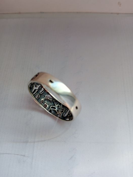 Продам серебряное колечко 23 размер