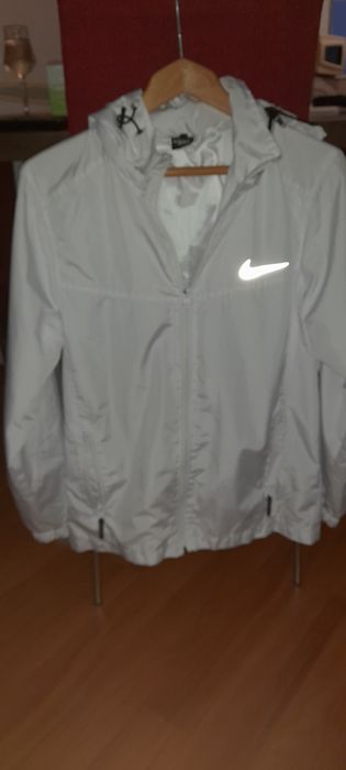 Спортно горните Naik, шушлек