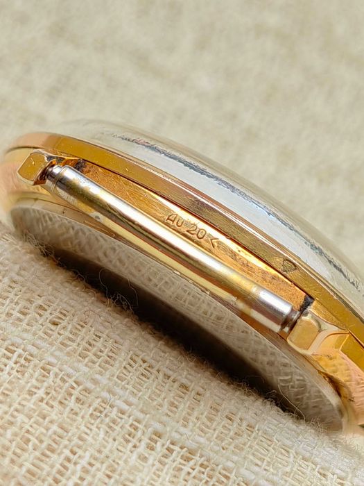 Рядък Модел Руски Мъжки СССР Позлатен Ръчен Часовник Ракета