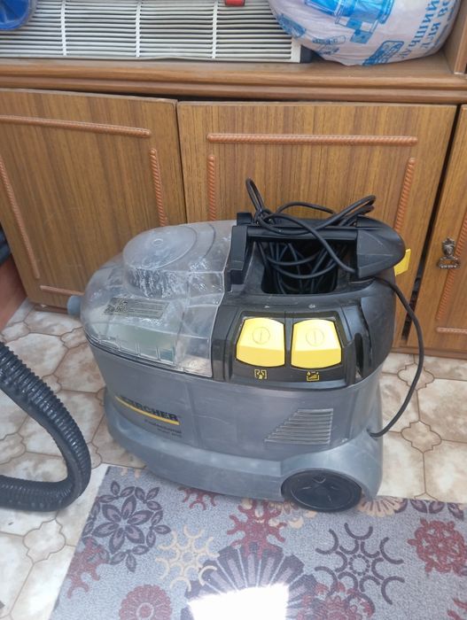 Моющи пылесос Karcher 8/1