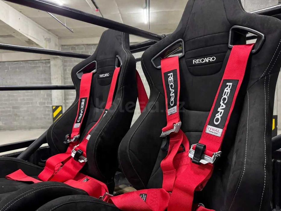 Срочно Торг Комплект спортивных сидений RECARO Sportster CS (пара)