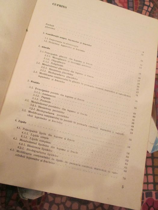 1983 carte Biochimia si fiziologia ..