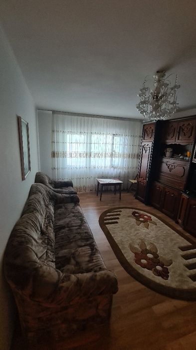 Vând apartament 3 camere Roman