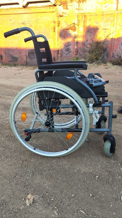 Продам инвалидную коляску