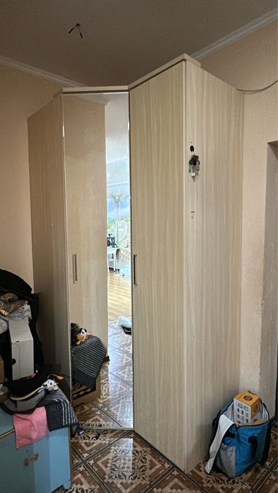 Угловой шкаф в отличном состоянии