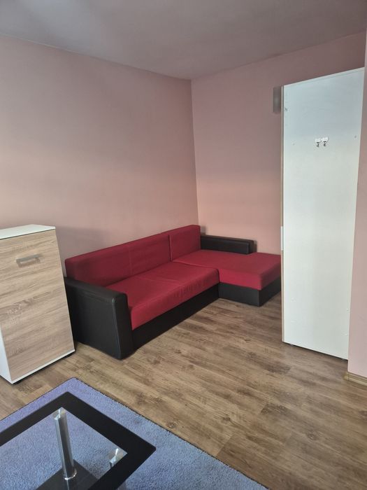 Închiriez garsoniera