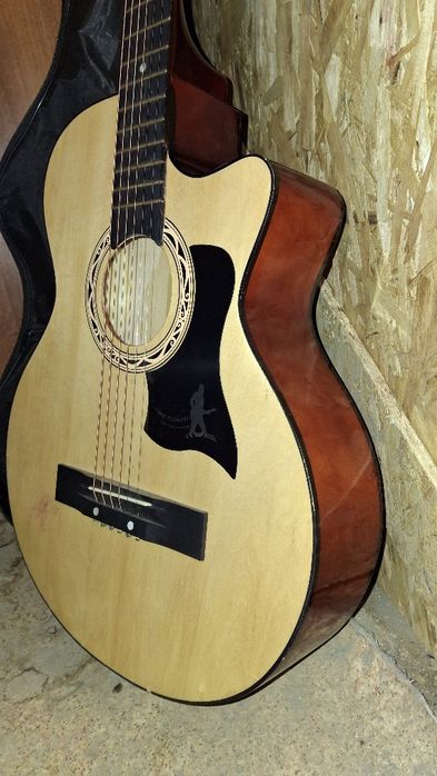 Гитара акустическая