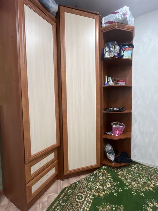 Продам шкаф угловой