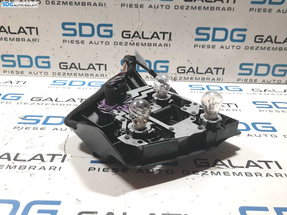 Soclu Suport Bec Becuri de la Stop Lampa Tripla Stanga de pe Aripa Caroserie BMW Seria 3 E46 1998 - 2006 Cod 8364925 [N0160]