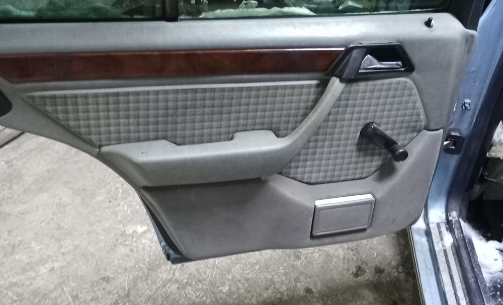 Продам запчасти от 124