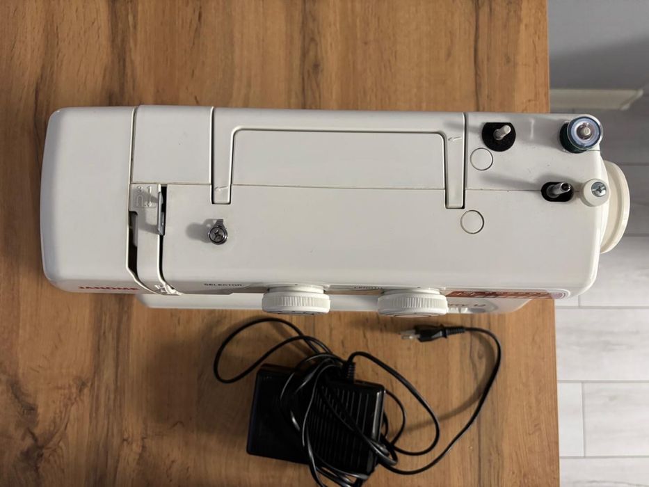 Продам швейную машинку срочно