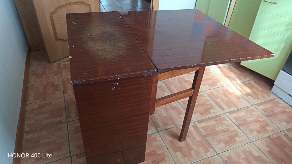 Продам б/у стол раскладывается
