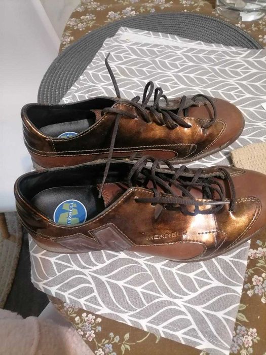 vand pantofi Merrell -marimea 39-130lei