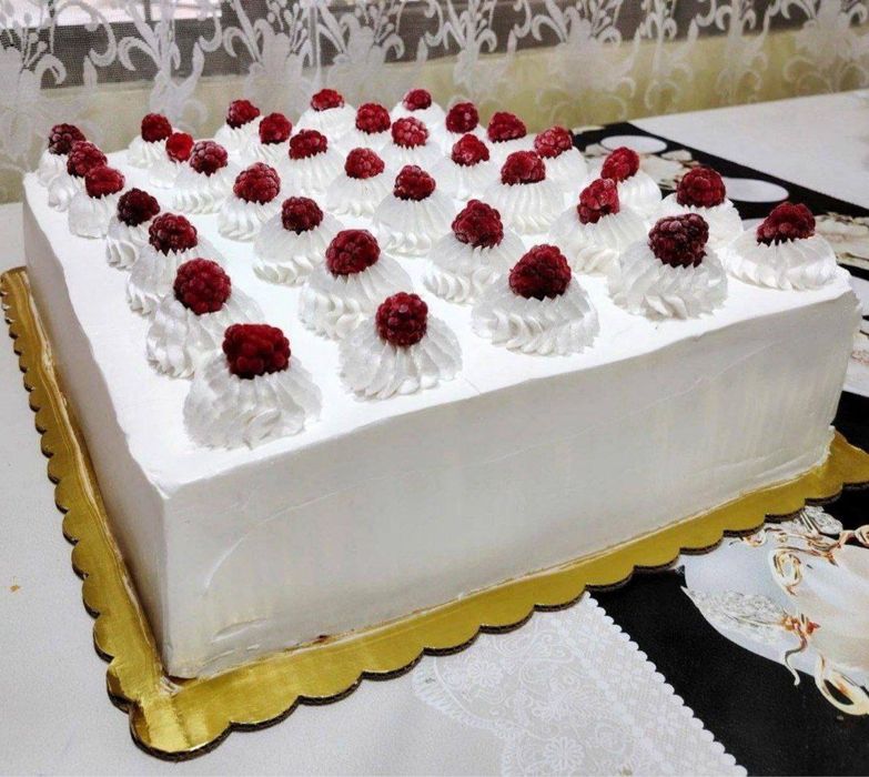 Toʻrt shirinliklar zakasga qabul qilamiz