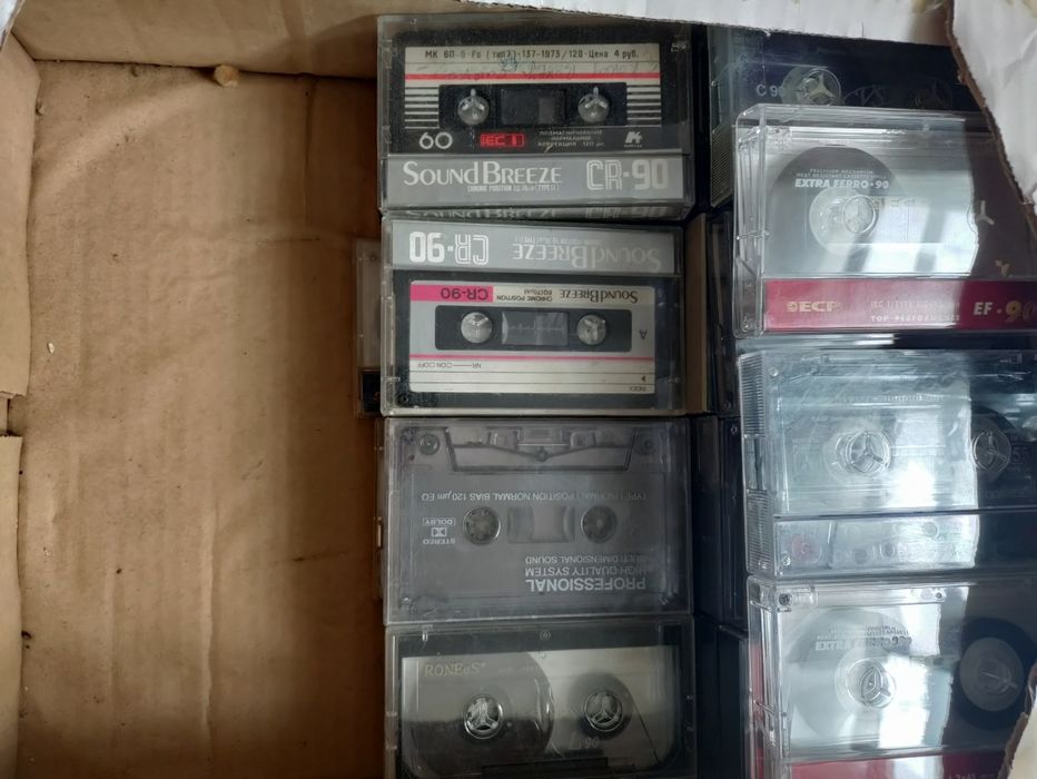 Видеокассеты,диски