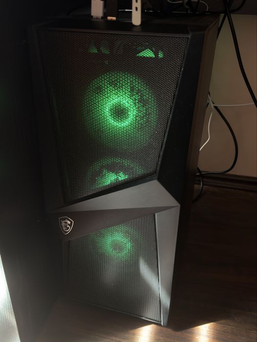 PC + MONITOR GAMING  // 300 FPS CS2 // informatii in descriere