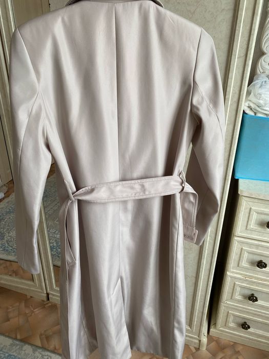 Тренч продаётся 42 рр