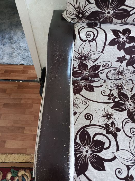Отдам диван даром