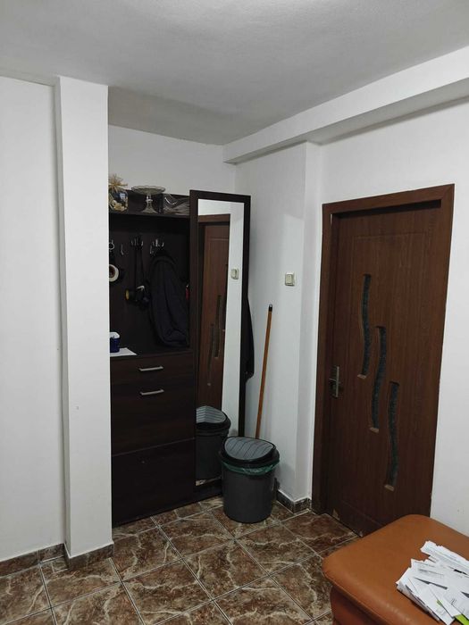 Vand apartament doua camere zona 22 Decembrie 1989
