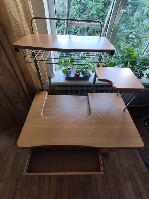 продам учебный стол