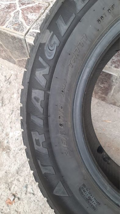 Продам срочно шины для cr-v