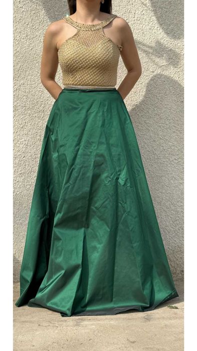 Официална рокля.