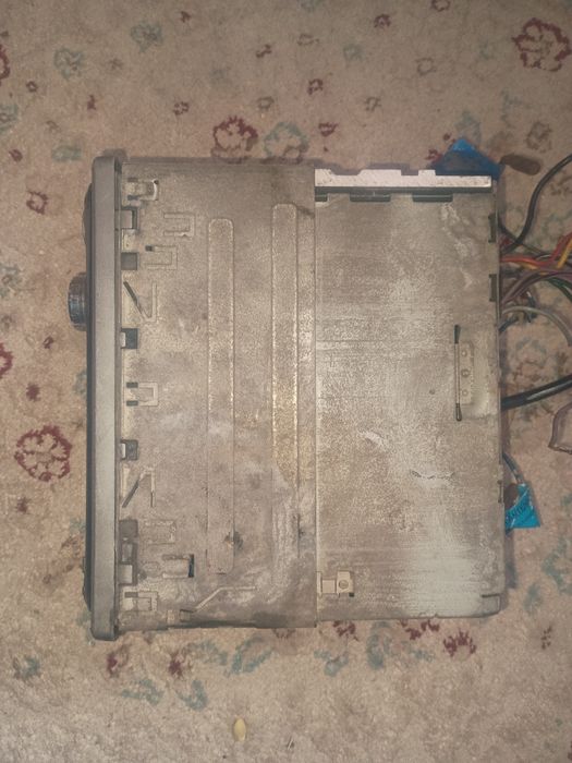 Продам магнитолу JVC