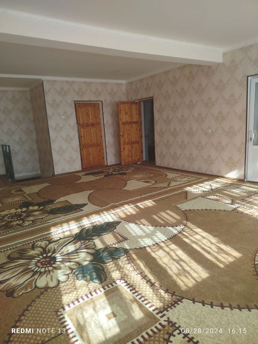 Uy 2 qavatli sotiladi