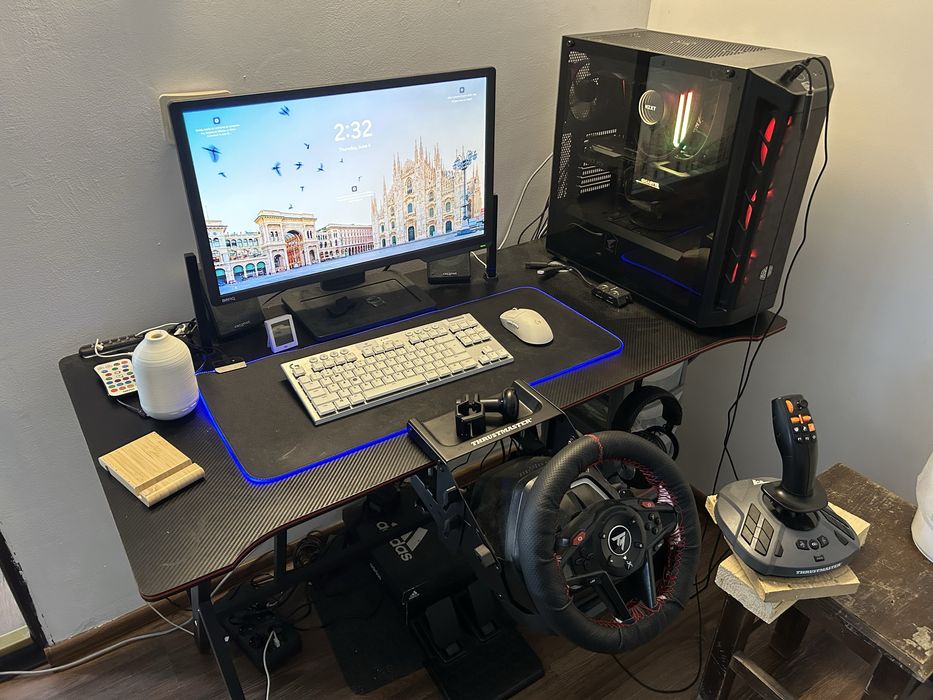 Volan Thrustmaster + set reglaj 3 pozitii si Nucă