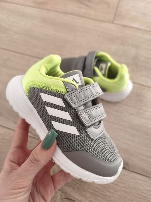 ADIDAS маратонки №24