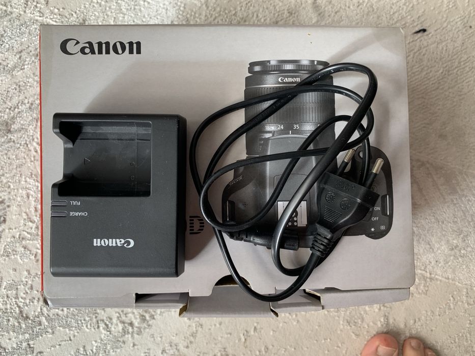 Canon EOS 2000D б/у отличное состояние