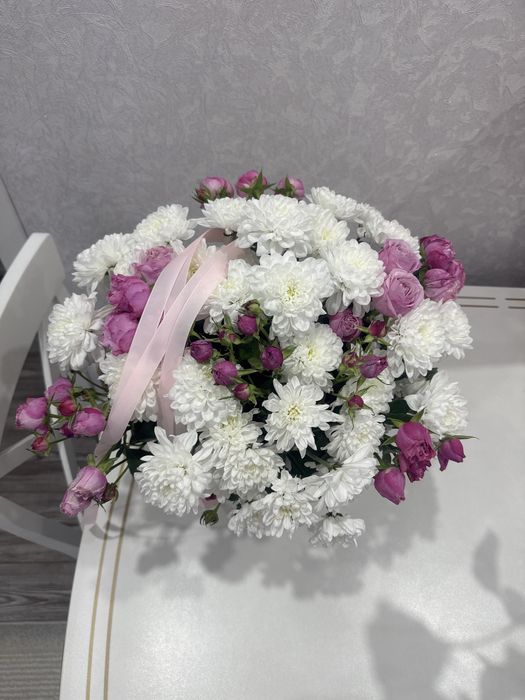 Гүл сатылады