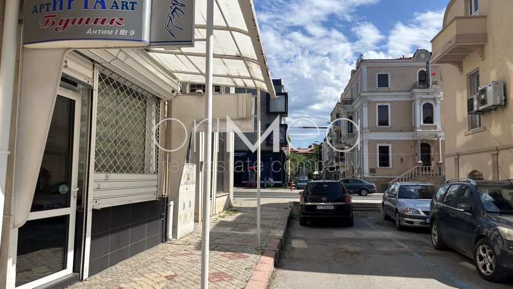 Магазин в Бургас-Център площ 111 цена 159000