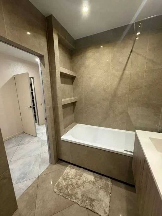 Дава се под наем Двустаен апартамент в София, Зона Б-18 - 80 кв.м за 484.5 € - Снимка #1