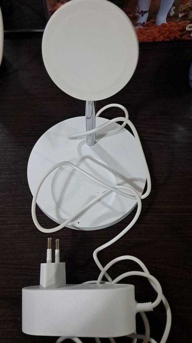 Продам Оригинал беспроводную зарядку iPhone