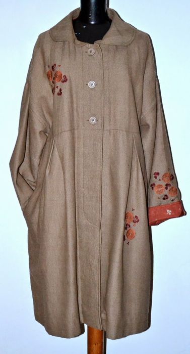 Pardesiu palton  de primavara - toamna   Gudrum Sjoden cu broderie