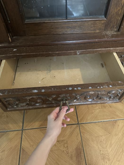 Vitrina/comoda din lemn masiv - sector 4