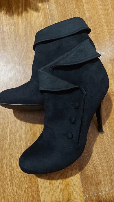 Продам женску обувь 40-42 размера